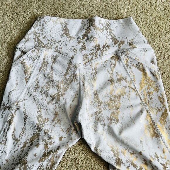 Curves N Combatboots Small White Metallic Gold Snake Reptile Print Leggings Gym - Picture 4 of 9